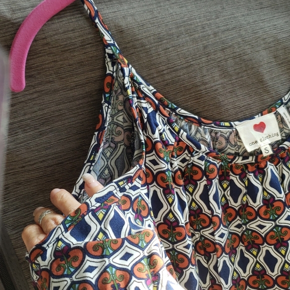 Cold Shoulder Shirt - Picture 5 of 6